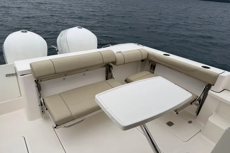 Slide: The Image of Pursuit OS 325 Offshore 2018 - 25
