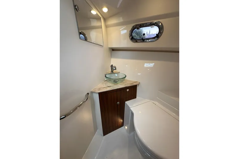 Slide: The Image of Pursuit OS 325 Offshore 2018 - 35