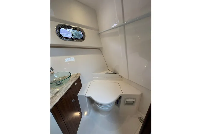 Slide: The Image of Pursuit OS 325 Offshore 2018 - 36