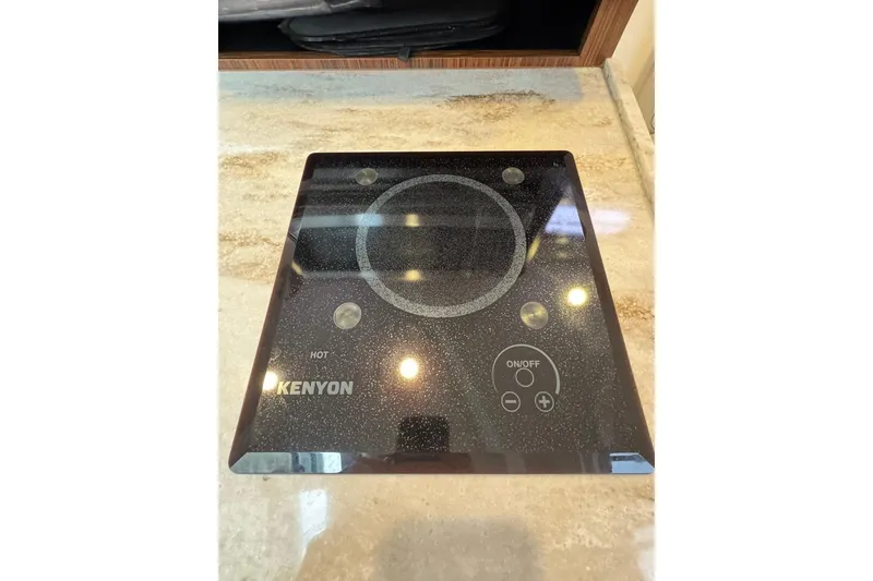 Slide: The Image of Pursuit OS 325 Offshore 2018 - 45