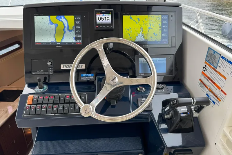 Slide: The Image of Pursuit OS 325 Offshore 2018 - 51
