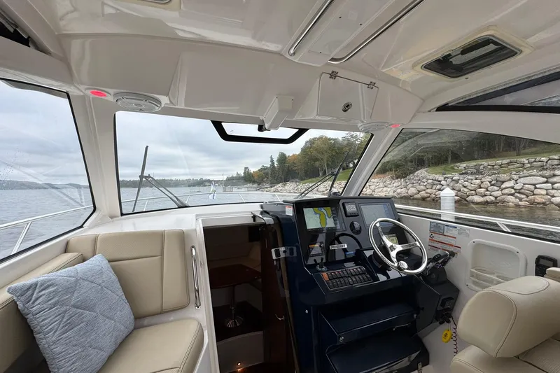 Slide: The Image of Pursuit OS 325 Offshore 2018 - 54