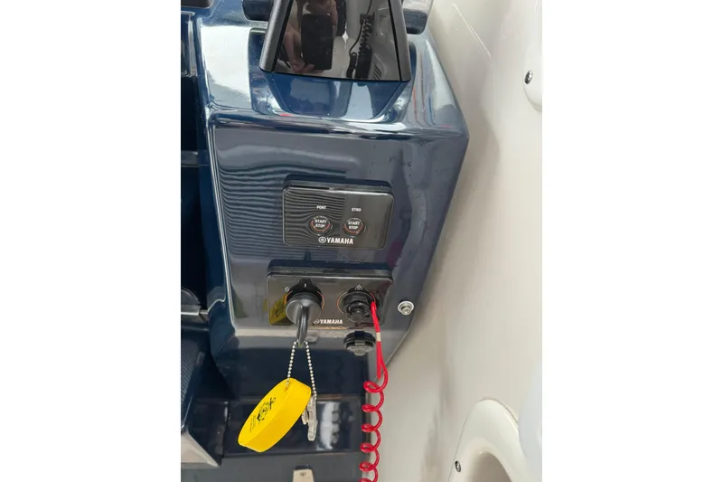Slide: The Image of Pursuit OS 325 Offshore 2018 - 64