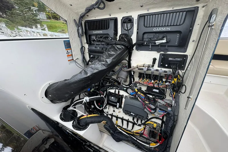 Slide: The Image of Pursuit OS 325 Offshore 2018 - 66