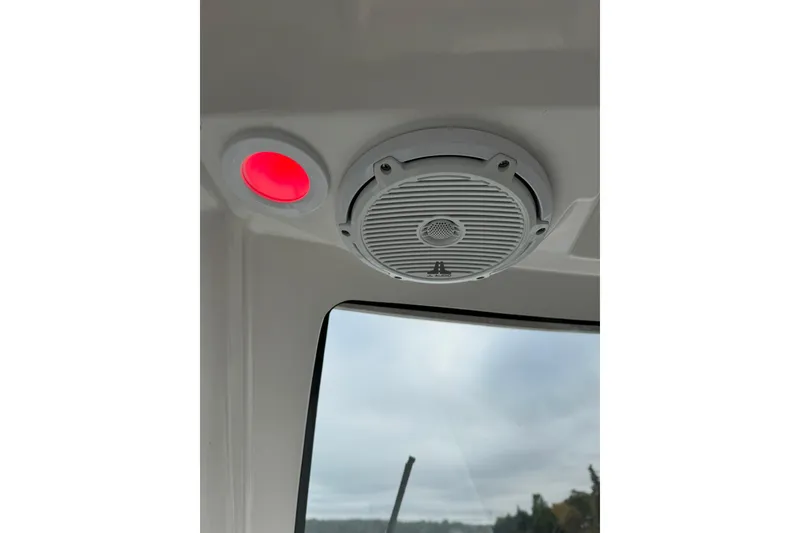 Slide: The Image of Pursuit OS 325 Offshore 2018 - 75