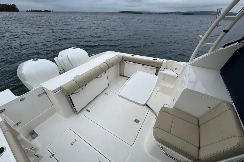 Slide: The Image of Pursuit OS 325 Offshore 2018 - 76