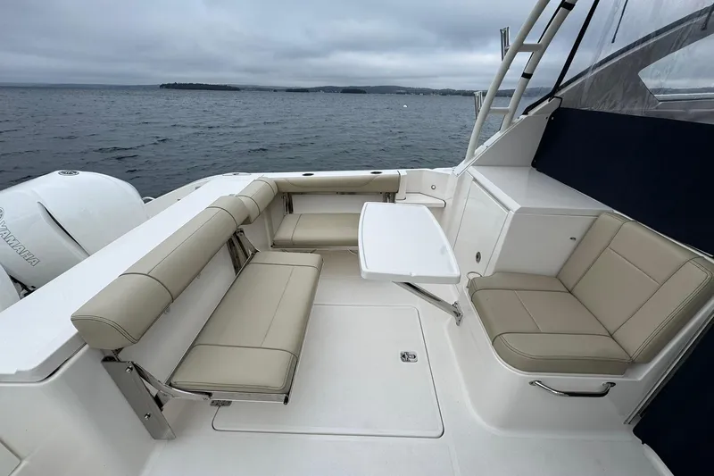 Slide: The Image of Pursuit OS 325 Offshore 2018 - 81