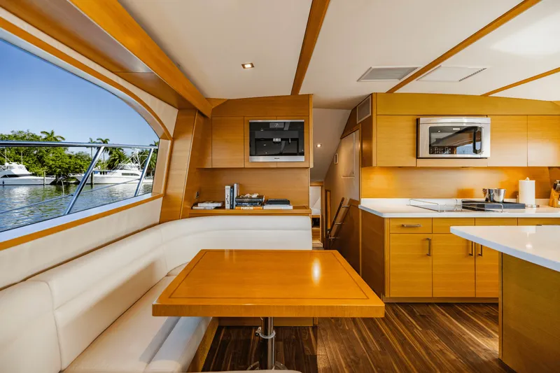 Slide: The Image of Hatteras GT63 2015 - 17