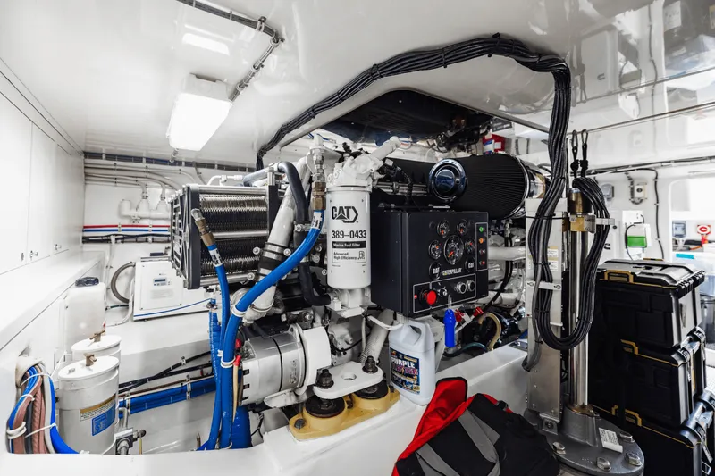 Slide: The Image of Hatteras GT63 2015 - 82