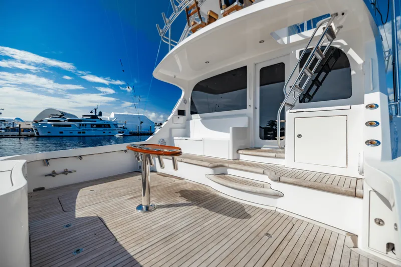 Slide: The Image of Hatteras GT63 2015 - 9