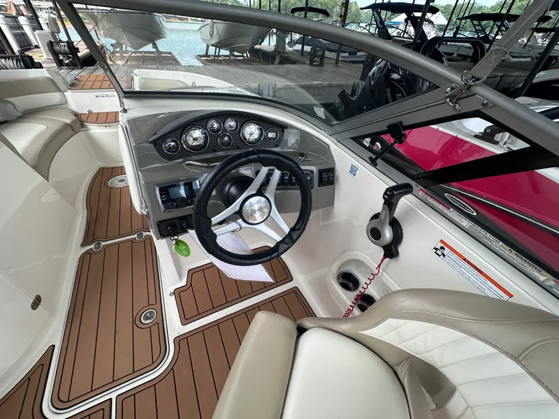 Slide: The Image of Stingray 234LR 2017 - 15