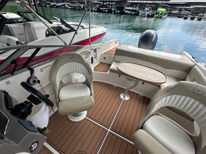 Slide: The Image of Stingray 234LR 2017 - 13