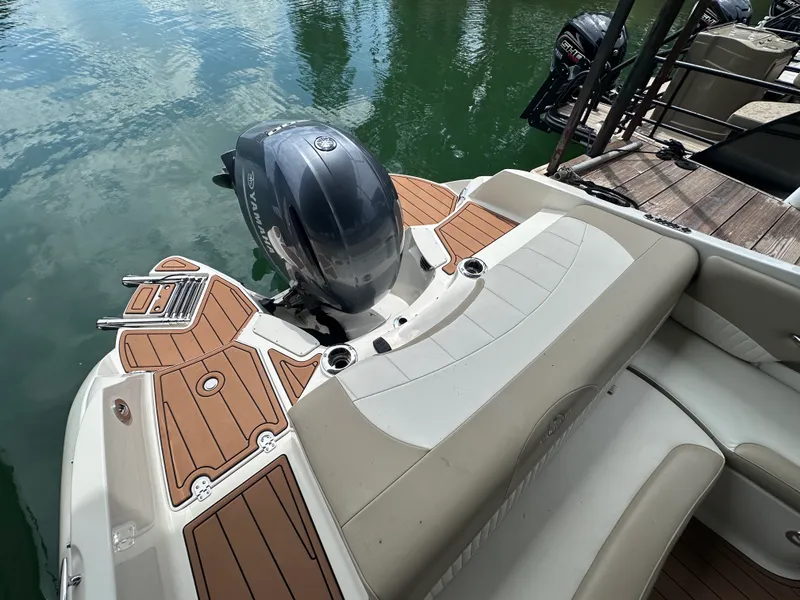 Slide: The Image of Stingray 234LR 2017 - 22