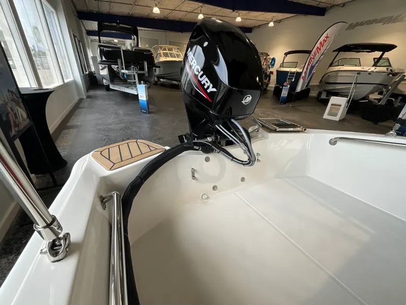 Slide: The Image of Boston Whaler 130 Super Sport 2026 - 28