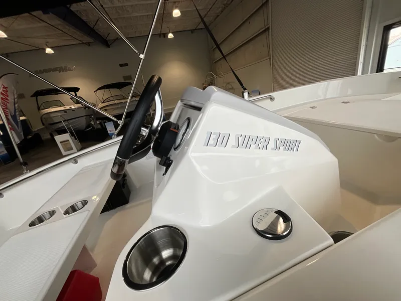 Slide: The Image of Boston Whaler 130 Super Sport 2026 - 25