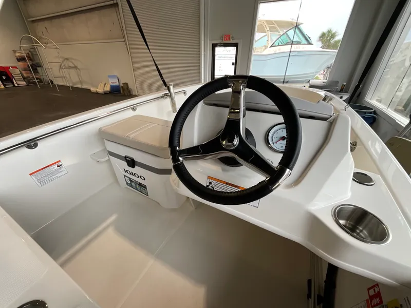Slide: The Image of Boston Whaler 130 Super Sport 2026 - 26