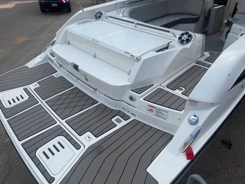Slide: The Image of Sea Ray SLX 350 2025 - 7
