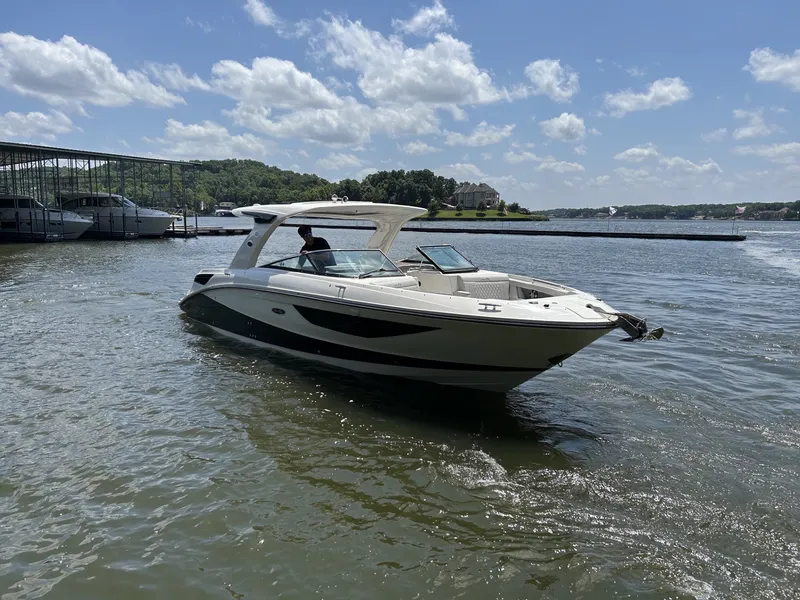 Slide: The Image of Sea Ray SLX 350 2025 - 3