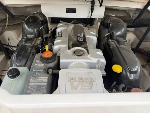 Slide: The Image of Sea Ray 270 SLX 2014 - 16