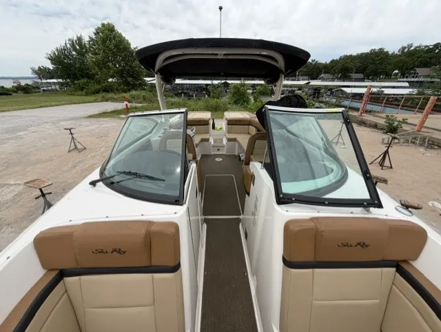 Slide: The Image of Sea Ray 270 SLX 2014 - 15