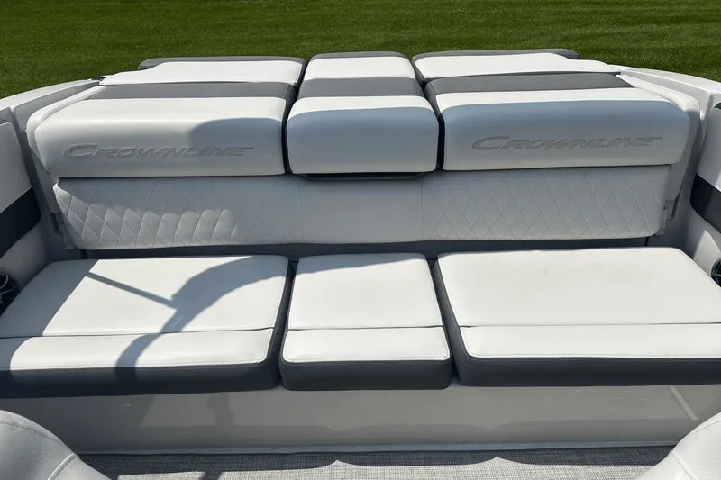 Slide: The Image of Crownline Boats 210 SS 2022 - 11