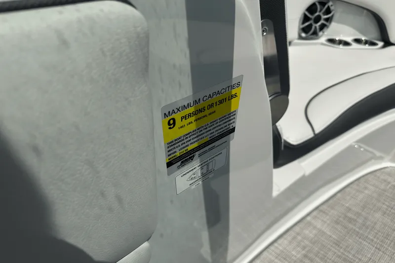 Slide: The Image of Crownline Boats 210 SS 2022 - 17