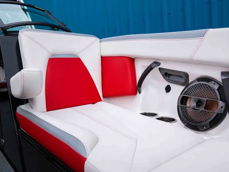 Slide: The Image of MasterCraft Xstar S 2022 - 22