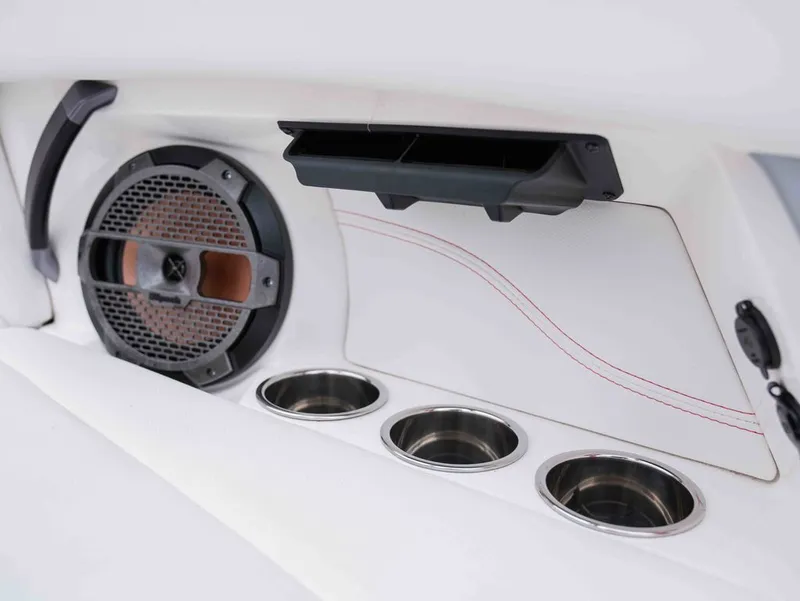 Slide: The Image of MasterCraft Xstar S 2022 - 14