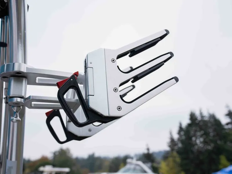 Slide: The Image of MasterCraft Xstar S 2022 - 17
