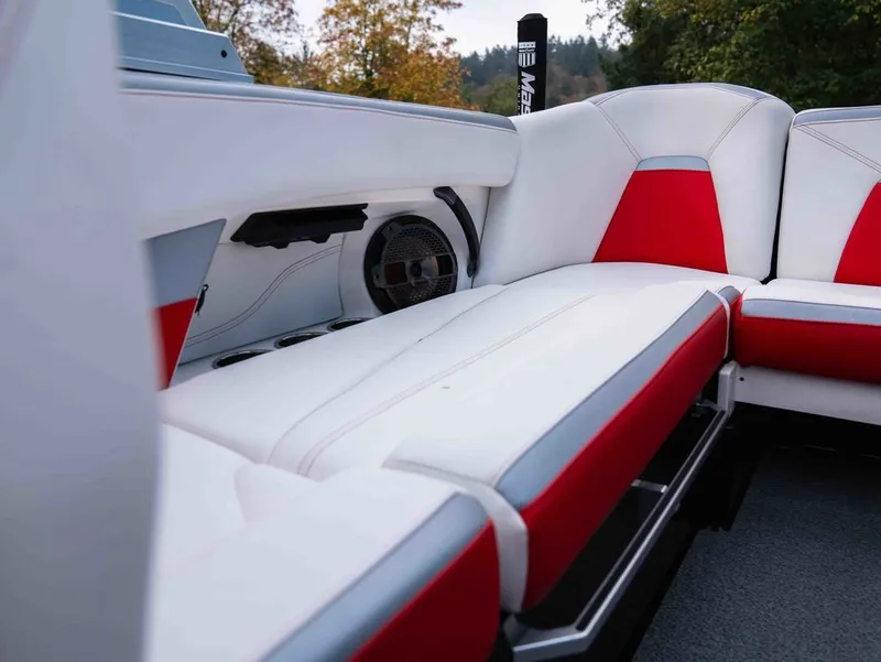 Slide: The Image of MasterCraft Xstar S 2022 - 15