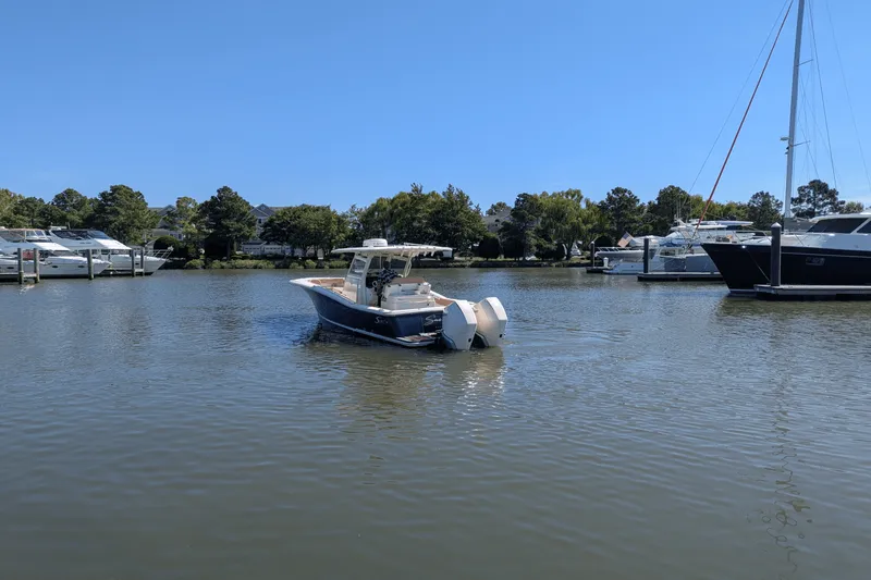 Slide: The Image of Scout 300 LXF 2020 - 18