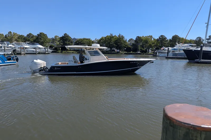 Slide: The Image of Scout 300 LXF 2020 - 2