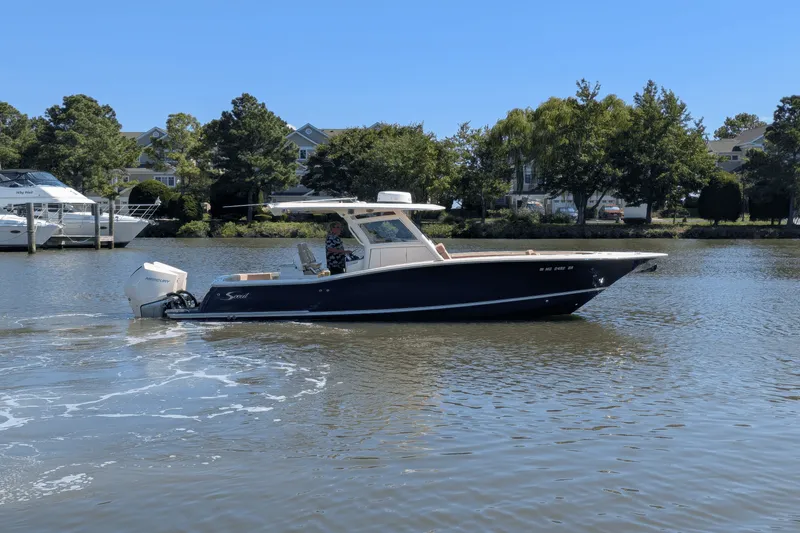 Slide: The Image of Scout 300 LXF 2020 - 25