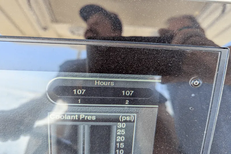 Slide: The Image of Scout 300 LXF 2020 - 26