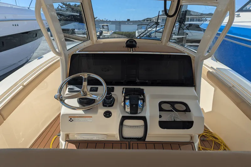 Slide: The Image of Scout 300 LXF 2020 - 33