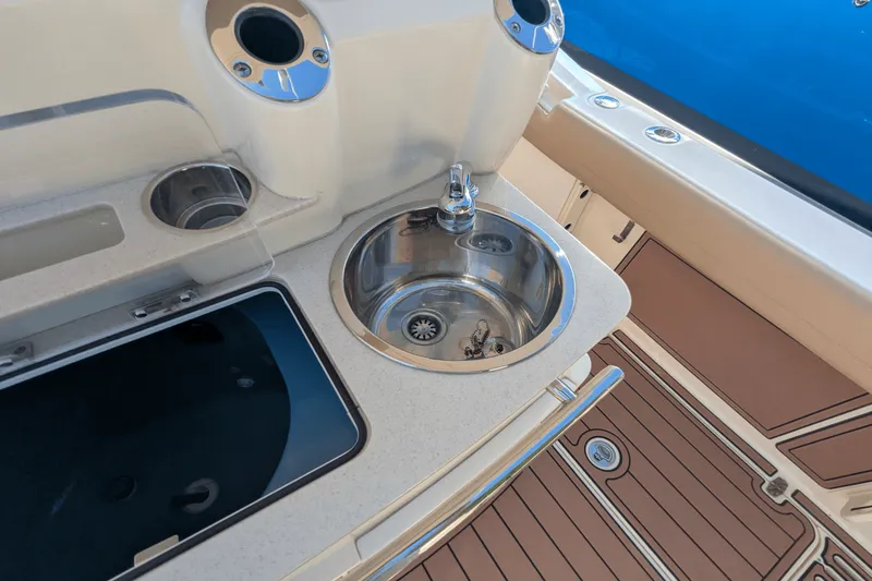 Slide: The Image of Scout 300 LXF 2020 - 36