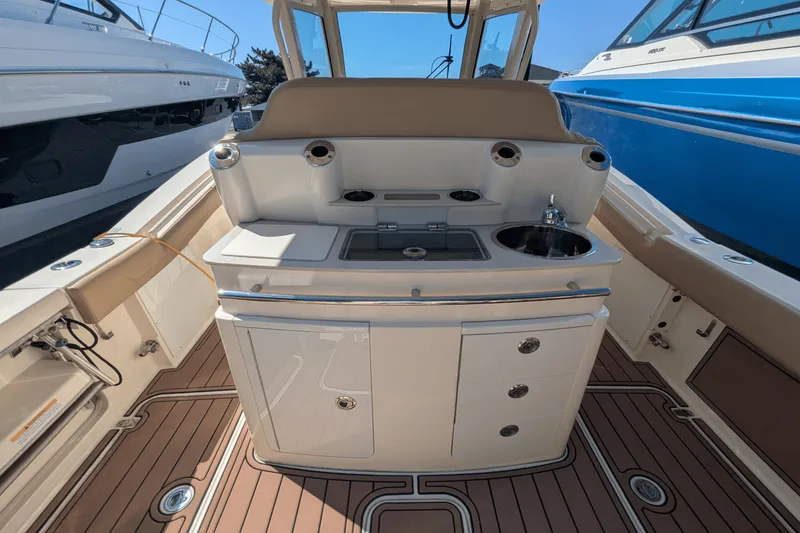 Slide: The Image of Scout 300 LXF 2020 - 37