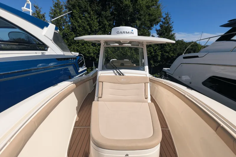 Slide: The Image of Scout 300 LXF 2020 - 44