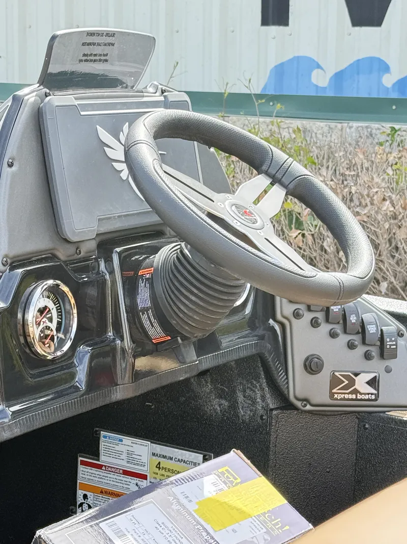 Slide: The Image of Xpress H20 Crappie 2026 - 3