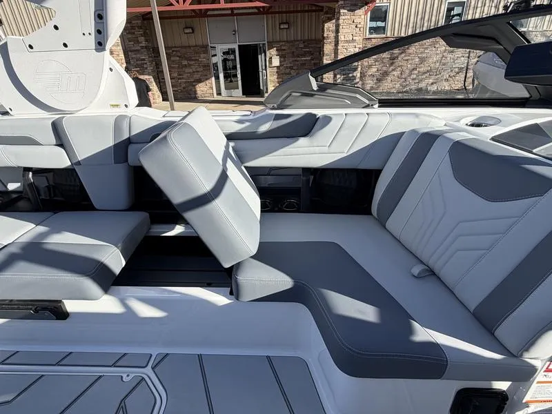Slide: The Image of Malibu 25 LSV 2026 - 29