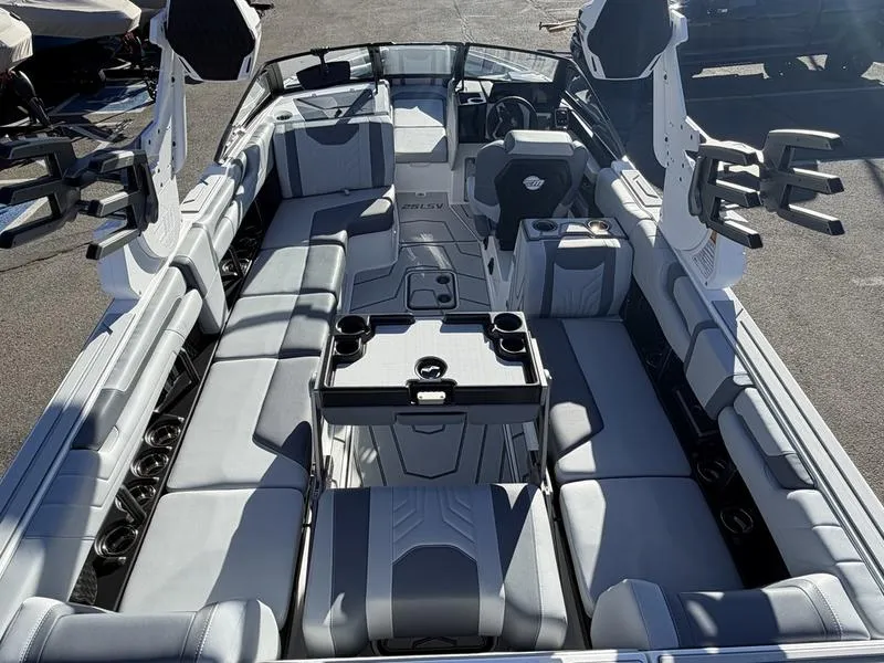 Slide: The Image of Malibu 25 LSV 2026 - 22