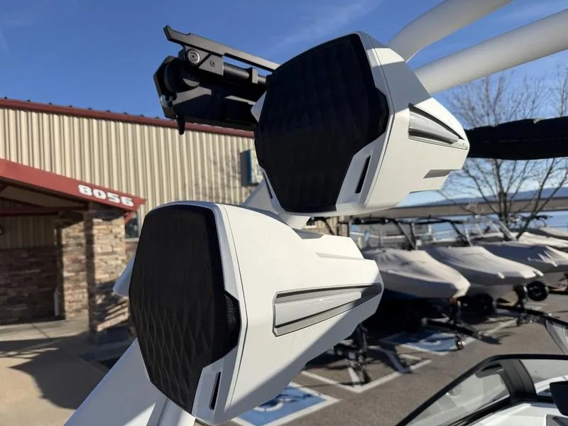 Slide: The Image of Malibu 25 LSV 2026 - 13