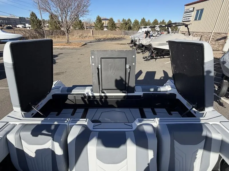 Slide: The Image of Malibu 25 LSV 2026 - 30