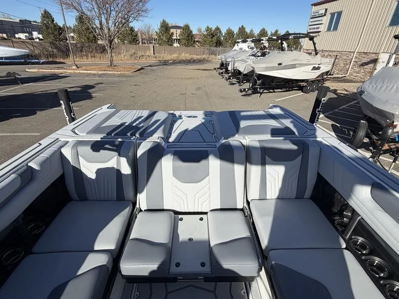 Slide: The Image of Malibu 25 LSV 2026 - 20
