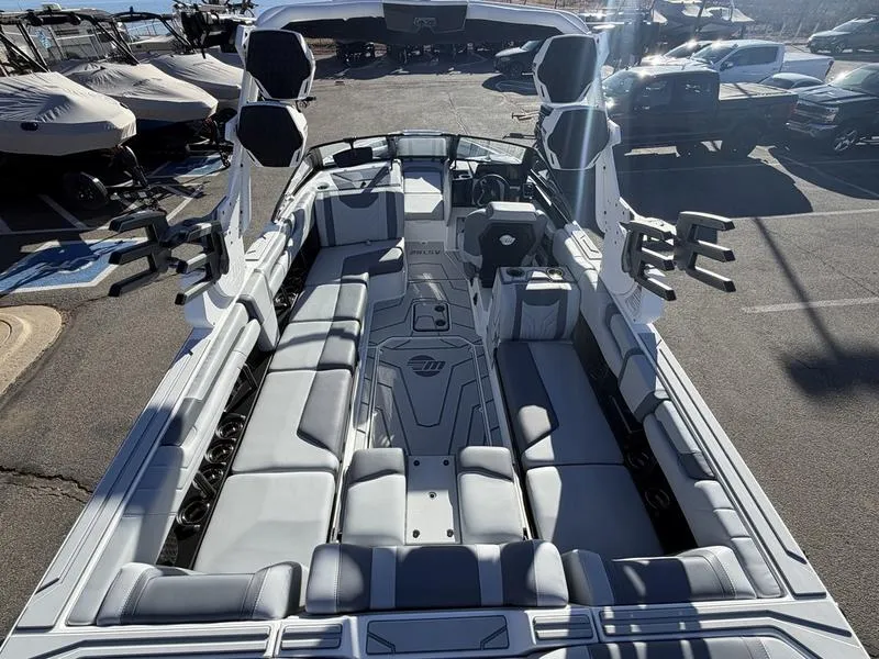 Slide: The Image of Malibu 25 LSV 2026 - 12