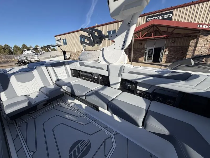 Slide: The Image of Malibu 25 LSV 2026 - 24