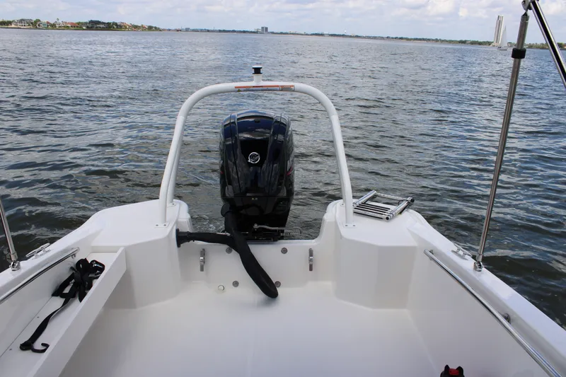 Slide: The Image of Boston Whaler 160 Super Sport 2026 - 11