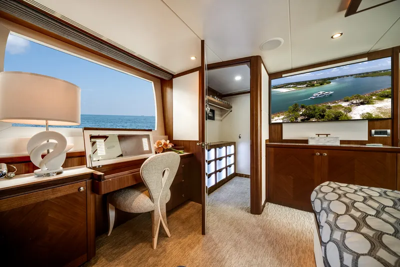 Slide: The Image of Ocean Alexander 100 MY 2018 - 89