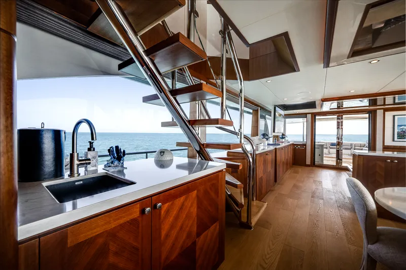 Slide: The Image of Ocean Alexander 100 MY 2018 - 41