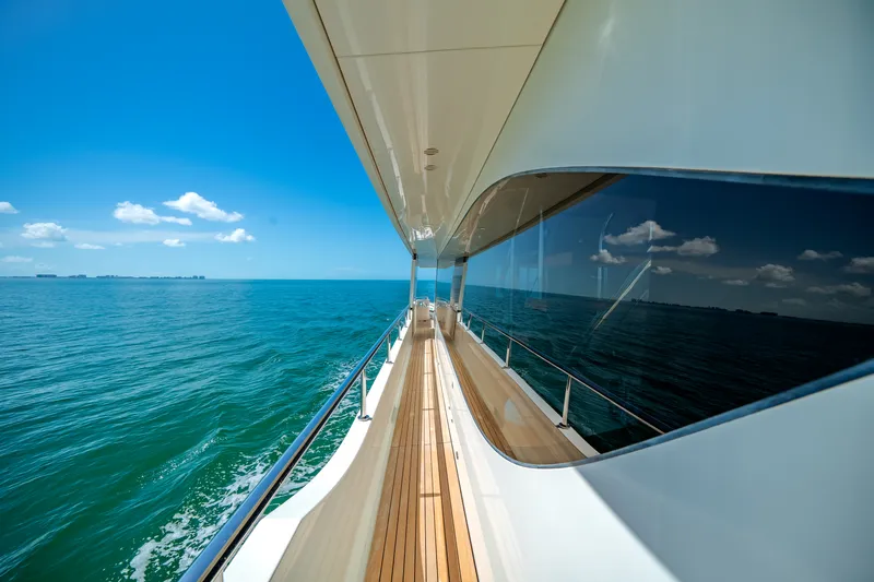 Slide: The Image of Ocean Alexander 100 MY 2018 - 102